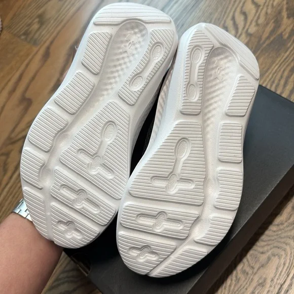 NWT Preschooler Under Armor shoes - Picture 3 of 5